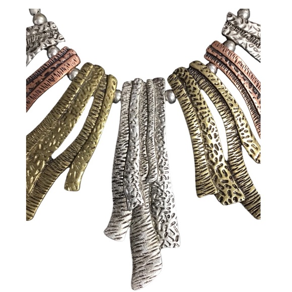 Necklace And Earrings Set - Picture 3 of 5